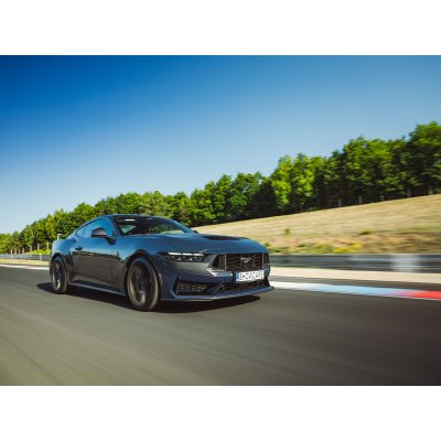 Jízda ve Ford Mustang Dark Horse 5.0 V8 na závodním okruhu, Most – Hledejceny.cz