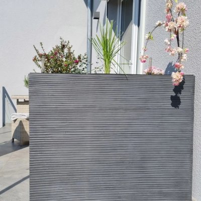 Vivanno samozavlažovací květináč ELEMENTO sklolaminát šířka 88 cm šedá řádky