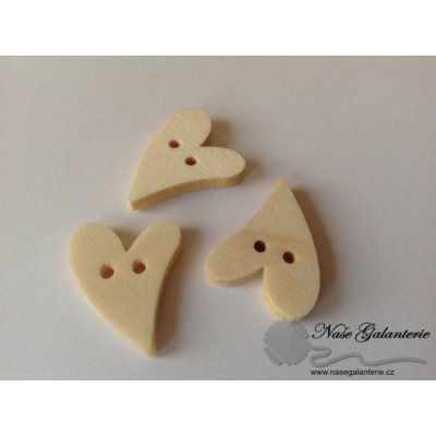 Dřevěný knoflík zakřivené srdce – Zboží Dáma