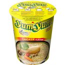 YumYum Instantní nudlová polévka s kuřecí příchutí 70 g v kelímku