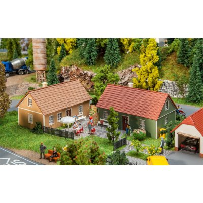 Faller H0 2 vesnické domy 130607 – Sleviste.cz