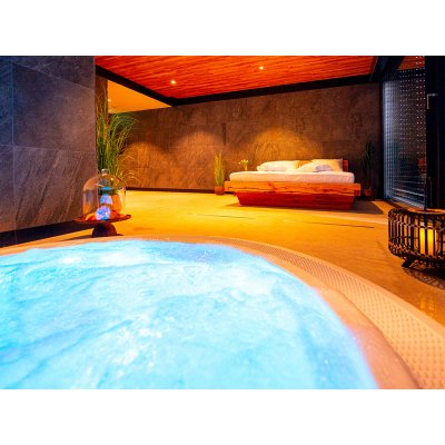 Privátní wellness pro 2 osoby v hotelu Nobilis + láhev prosecca – Hledejceny.cz