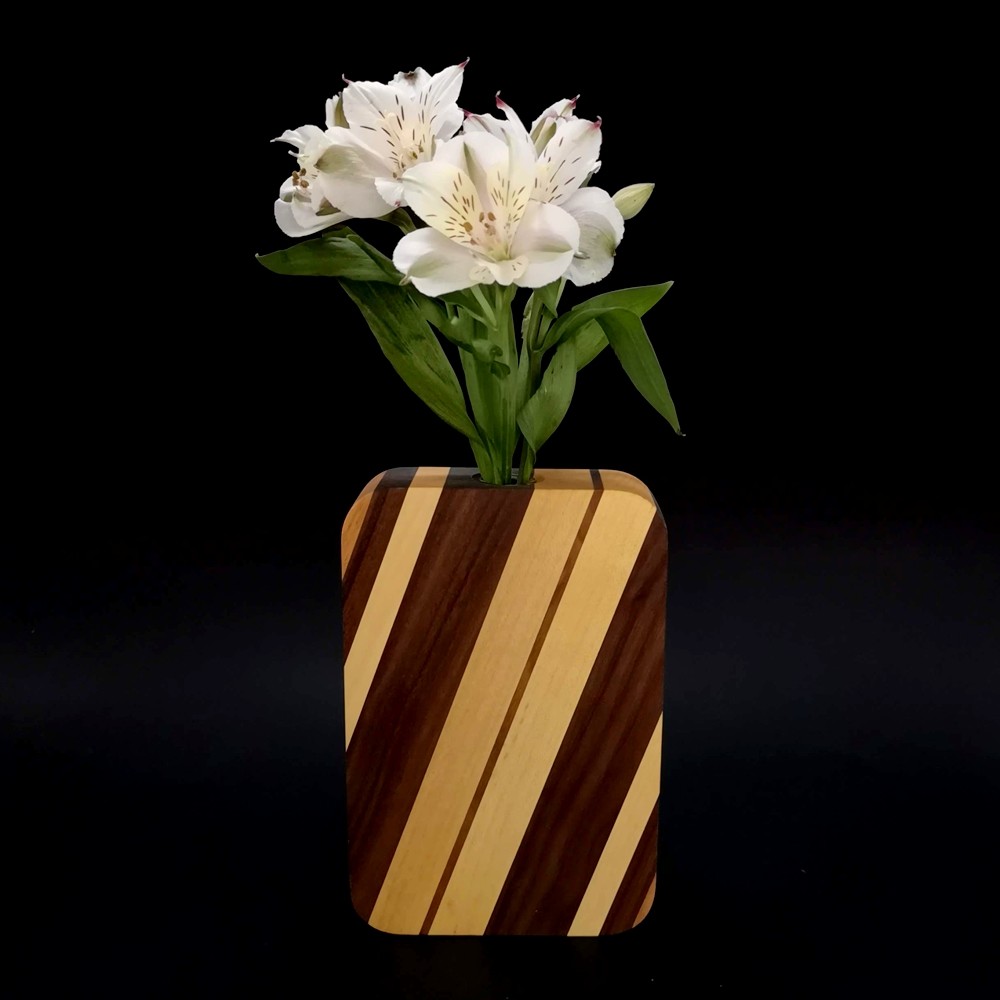 AMADEA Dřevěná váza obdélníková se šikmými pruhy, masivní dřevo čtyř druhů  dřevin, výška 18 cm od 900 Kč - Heureka.cz