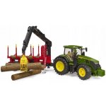 Bruder 3154 Traktor John Deere 7R s přepravníkem na dřevo – Hledejceny.cz