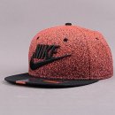 Nike True Print Snapback červená / černá