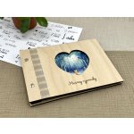 Dřevěné fotoalbum pro miminko Modrý medvídek Formát: A5 (799 Kč), Barva listů: Bílá – Zboží Živě