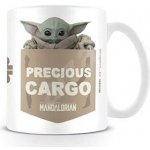 CurePink Bílý keramický hrnek Star Wars Hvězdné války TV seriál The Mandalorian Precious Cargo mladý Yoda 315 ml – Zboží Mobilmania