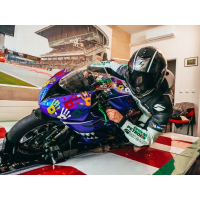 Oficiální simulátor motorky na okruzích MotoGP – Zboží Mobilmania