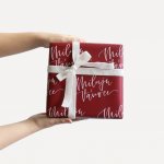 Bella Rose Vánoční balicí papír Miluju Vánoce vínový – 5 m, červená barva – Zboží Mobilmania