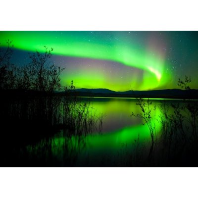 WEBLUX 27905424 Samolepka fólie Northern lights mirrored on lake Na jezeru se zrcadly severní světla rozměry 145 x 100 cm – Zboží Mobilmania