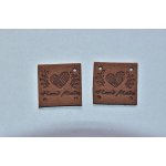 Koženkový štítek čtverec srdce Hand made 2,5x2,5cm tmavě hnědy – Hledejceny.cz