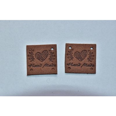 Koženkový štítek čtverec srdce Hand made 2,5x2,5cm tmavě hnědy – Hledejceny.cz