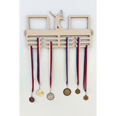 MAJADESIGN Věšák na medaile s fotorámečky Badminton Barevně lakovaný – Zboží Mobilmania