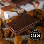 Aluna čokoláda 55% s mandlemi, 70 g – Sleviste.cz