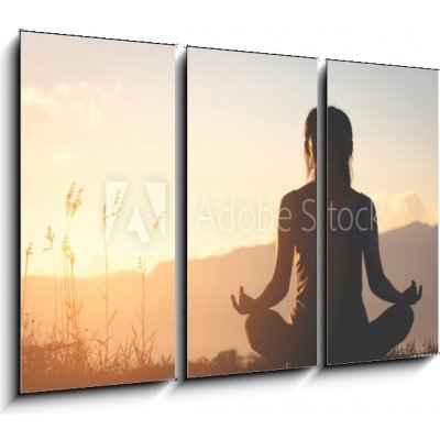 Obraz 3D třídílný - 105 x 70 cm - silhouette fitness girl practicing yoga on mountain silueta fitness dívka cvičí jógu na hoře – Zbozi.Blesk.cz