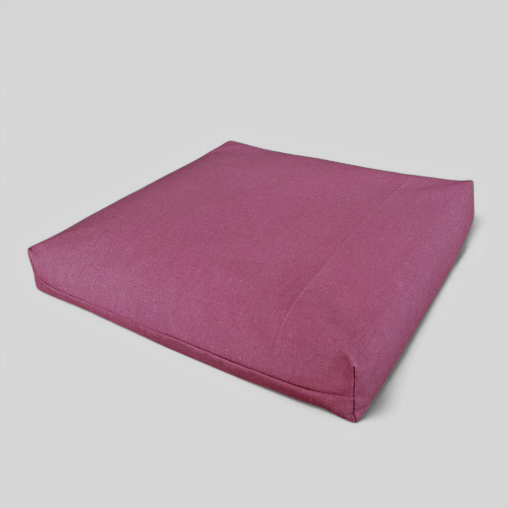 Gadeo sedací polštář UNI fialová 50x50 cm výplň pohankové slupky