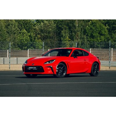 Jízda na okruhu ve sportovní Toyotě – Hledejceny.cz