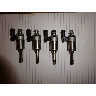 vstřiky vstřikovače - sada 4 ks VW Touran 5TA 1,4 TSi CZD 110 KW 04E133036A 04E906036T | Zboží Auto