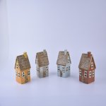 Ego Dekor Keramický domeček na čajovou svíčku ELFI, svícen DOMEČEK NA NÁMĚSTÍ, barva: oranžová/šedá/sv.modrá/cihl. červená, výška: 14cm|MyScandi - pomněnková modrá – Hledejceny.cz