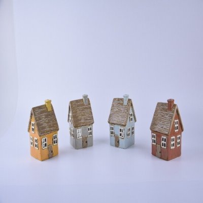 Ego Dekor Keramický domeček na čajovou svíčku ELFI, svícen DOMEČEK NA NÁMĚSTÍ, barva: oranžová/šedá/sv.modrá/cihl. červená, výška: 14cm|MyScandi - pomněnková modrá – Hledejceny.cz