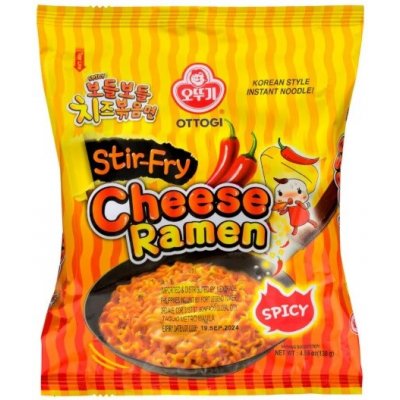 Ottogi Instantní smažený ramen s pikantní sýrovou přichutí 130 g – Zboží Dáma