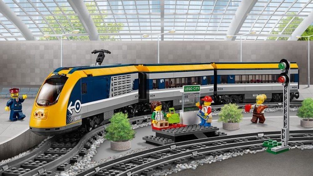 LEGO® City 60197 Osobní vlak | Srovnanicen.cz