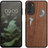 Pouzdro a kryt na mobilní telefon Motorola Pouzdro Dřevěné s designem víla kwmobile Motorola Moto G52 / Moto G82 5G tmavě hnědá