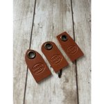 Kreatinka/Kožené Poutko 9cm Barva: Hnědá, Kovový komponent: Stříbrná, Tvar: Kulatý – Zboží Dáma