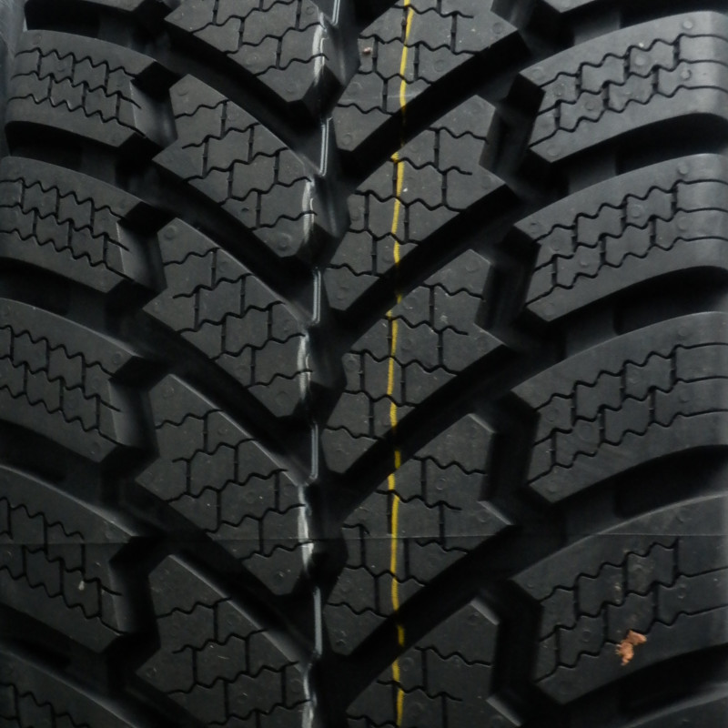 Petlas Full Grip PT935 215/65 R16 109/107R