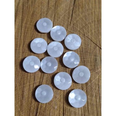 Knoflík se spodním přišíváním bílý s květem – Zboží Dáma