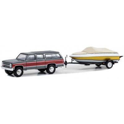 GreenLight Chevrolet Suburban K20 1987 s Lodí a Přívěsem 1:64