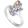 Prsteny Šperky eshop lesklý prsten z kovu stříbrný květ barevné zirkony v diagonále L10.09