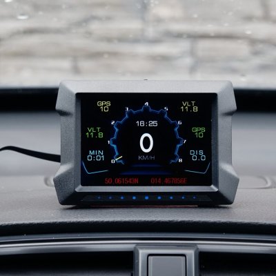 Palubní DISPLEJ 3,5" LCD, GPS měřič rychlosti s vestavěným víceosým gyroskopem a přísavkou – Zboží Živě