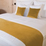 Biante Sametový přehoz/běhoun na postel Velvet Premium SVP-047 Hořčicový 50x260 cm – Sleviste.cz