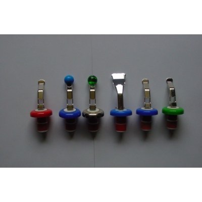 uzávěr lahví s otvíračem a kuličkou. – Sleviste.cz