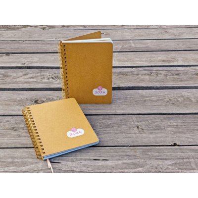 Ilona Šplíchalová Diář Memories týdenní A5 2026 CZ – Zboží Živě