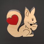 Amadea dřevěná veverka se srdcem masivní dřevo 5 x 49 cm český výrobek – Zboží Mobilmania