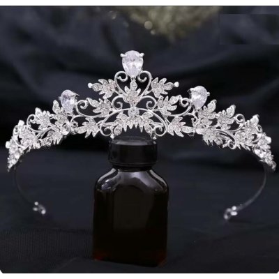 Naishide Jewelry postříbřená korunka do vlasů s krystalovými lístky – Hledejceny.cz
