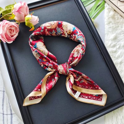 hedvábný šátek Bordó s květy v dárkovém balení – Zboží Mobilmania