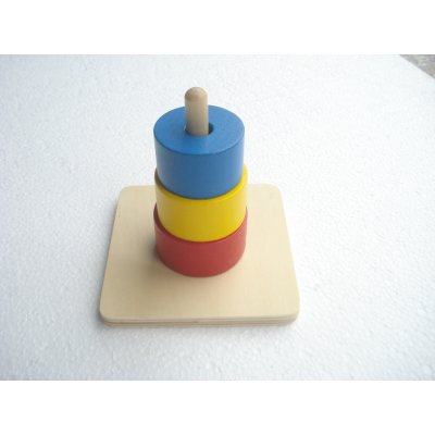 Montessori Tři barevné kruhy na kolíku – Sleviste.cz