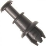 Držák pásku zadního plata Škoda 1M6867574A Škoda Citigo, Rapid, Octavia 3, Fabia 3, Superb 3, Karoq, Scala, Kamiq, Octavia 4, Enyaq, Fabia 4, Superb 4 – Sleviste.cz