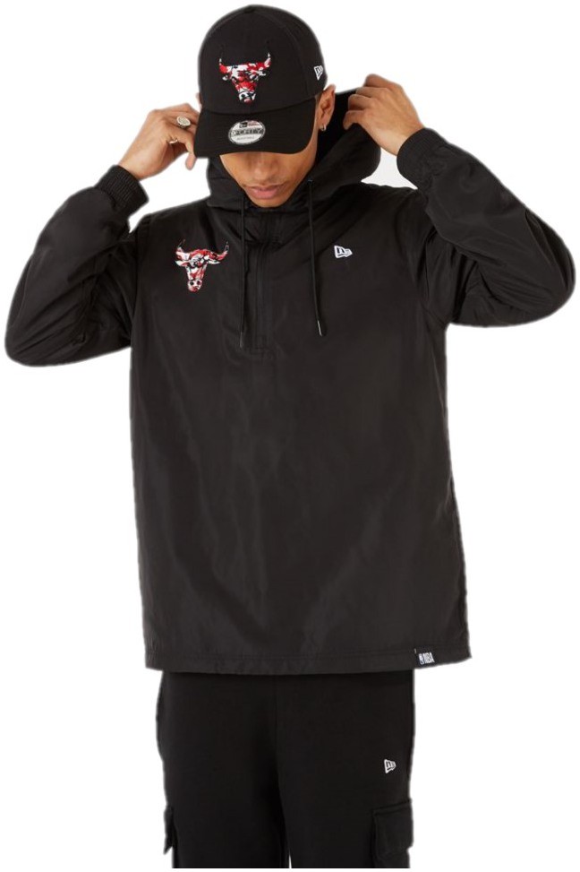 New Era NBA Seasonal Infill Print Windbreaker Chicago Bulls černá