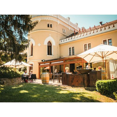Noc na zámku Chateau St. Havel + 6chodové menu pro 2, Praha – Hledejceny.cz