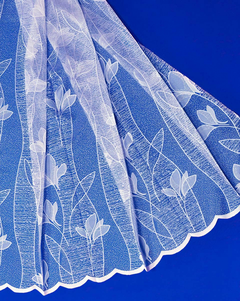 Českomoravská textilní žakárová záclona V038 květy s vlnkami, výška 145cm (v metráži)