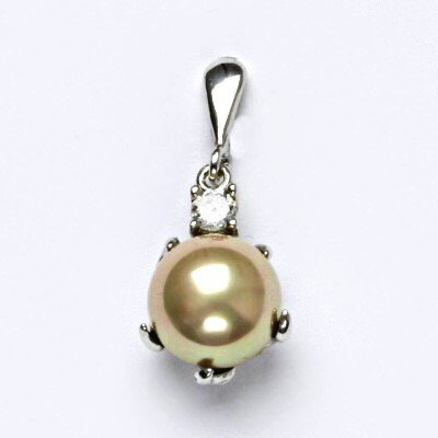 Čištín Stříbrný přívěšek s um. perlou, perla champagne se skutečným perleťovým leskem P 1190/22