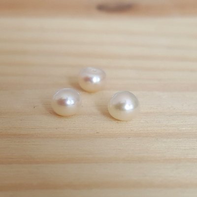 Perla sladkovodní bílá přírodní 4,5-5mm polovrtaná 1kus PP 110-1 – Sleviste.cz