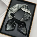 Hedvábný šátek Bájný měsíc stříbrný – Zboží Mobilmania