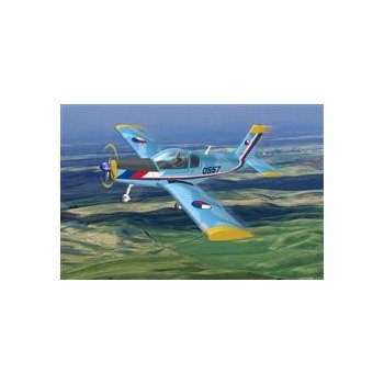 Hobby Boss slepovací model Czech Zlin Z-142 Easy Assembly Authentic Kit 1:72