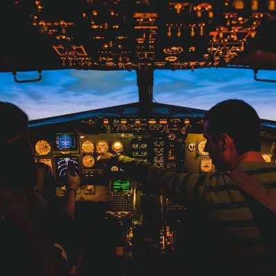 Pohyblivý simulátor Boeing 737 na Ruzyni – Zboží Mobilmania