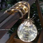 MagicHome Dekorace Vánoce Balldeco koule na laně 50 LED teplá bílá 3xAA interiér
